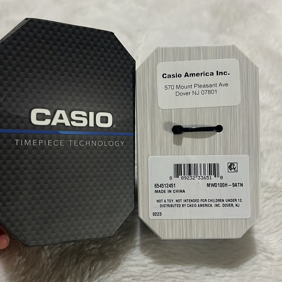 NWT Casio Black and Silver Digital Watch MWD100H - Picture 6 of 6